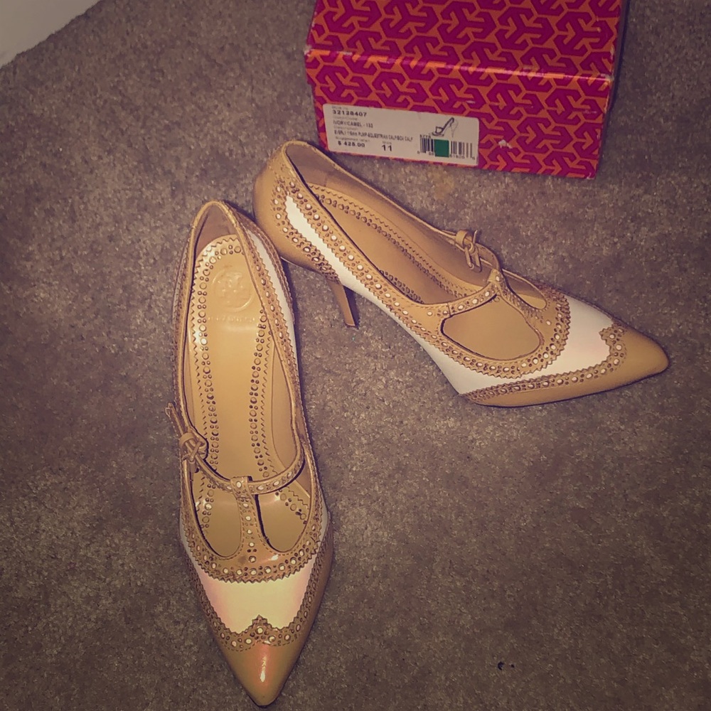 Ladies new sz 11 Tori Burch pumps.